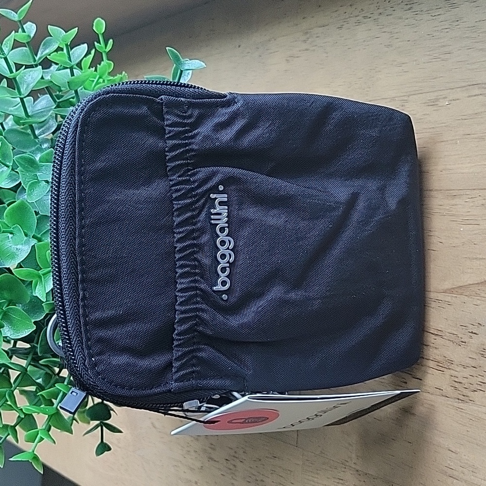 baggallini Bryant Crossbody Pouch | Black